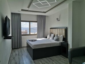 ห้องเอ็กเซกคิวทีฟสำหรับสี่ท่าน | มินิบาร์, ตู้นิรภัยในห้องพัก, ผ้าม่านกันแสง, เตารีด/โต๊ะรีดผ้า