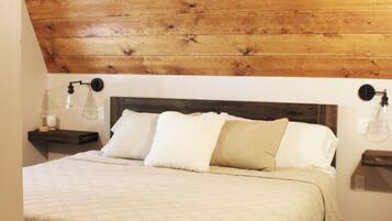 3 bedrooms, desk, WiFi, bed sheets