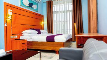 Luxury Double Room | Pillowtop beds, in-room safe, desk, laptop workspace