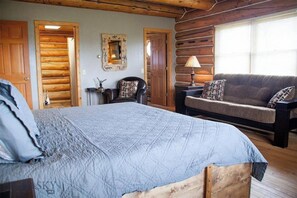 3 bedrooms, WiFi, bed sheets - Yellowstone Inspired Lodge - Two Fireplaces (Dillon)