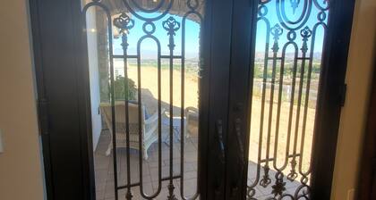 Romantic 1 Bedroom Villa Overlooking the Vineyards with INCREDIBLE VIEWS!