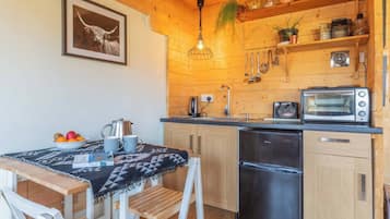 Fridge, oven, stovetop, toaster