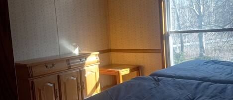 3 bedrooms, WiFi, bed sheets