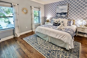 4 bedrooms, desk, iron/ironing board, free WiFi