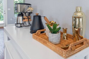 Kaffee und/oder Kaffeemaschine