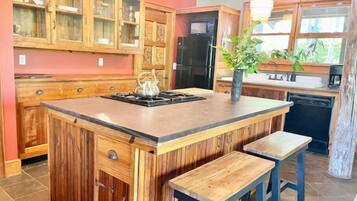 Frigorífic, microones, forn i placa de cuina