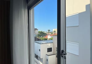 Chambre familiale | Minibar, coffre-fort, décor unique, ameublement unique