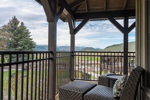 Deluxe Room | Mountain view