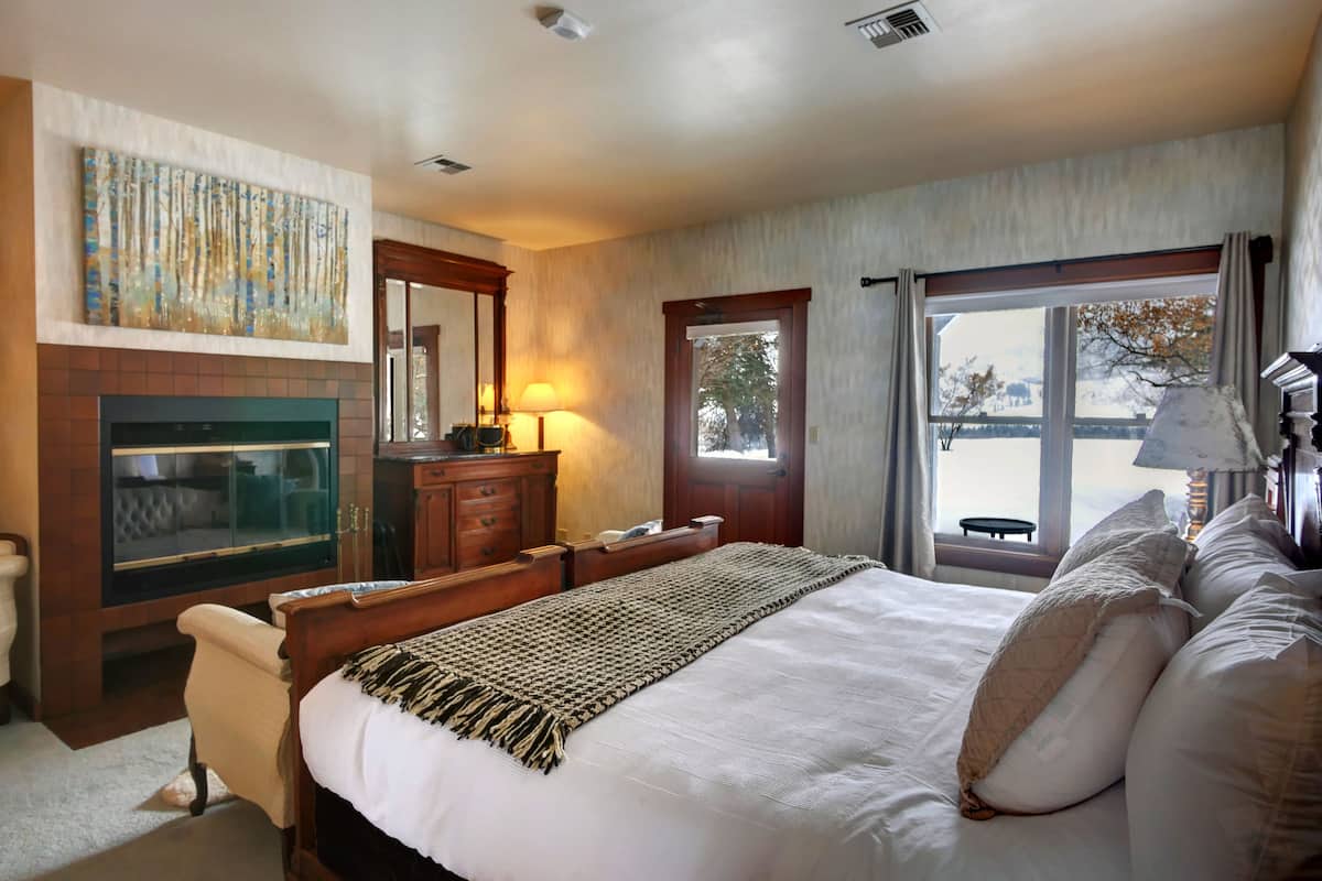 Hypo-allergenic bedding, individually decorated, individually furnished