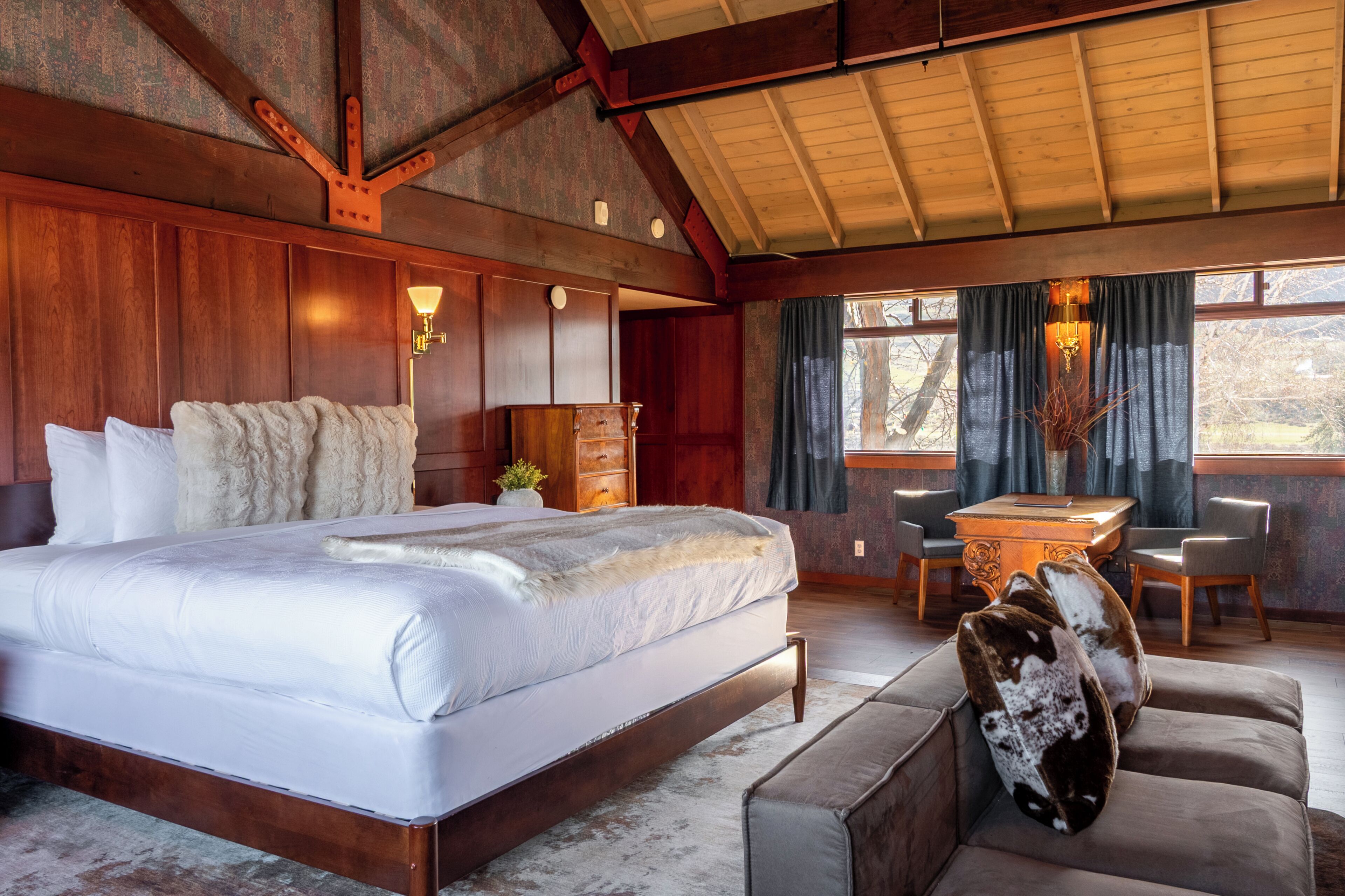 Luxury Studio Suite | Hypo-allergenic bedding, individually decorated, individually furnished