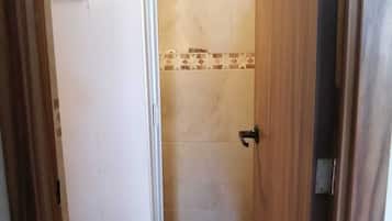 Amenidades de baño gratuitas y secadora de cabello