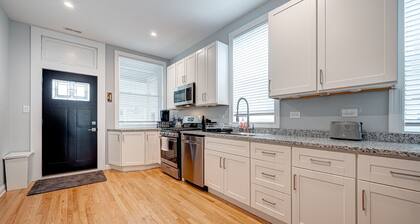 Avondale Condo Near Classic Bars, Eateries, and More! by AllSet Turnover