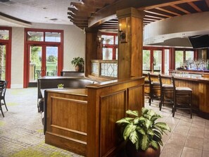 Bar (en la propiedad)