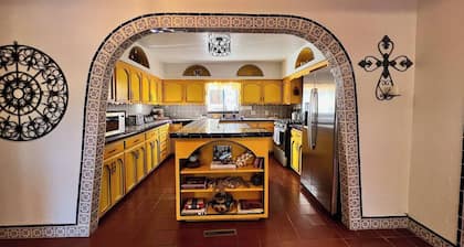 Garcia Hacienda: Peaceful Spa, Big Yard, Ping Pong