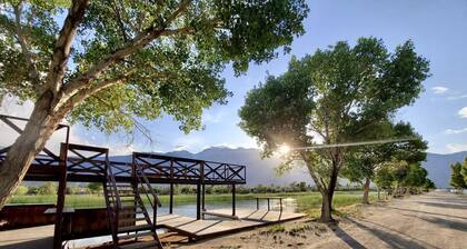 Lakeside Cabin B in the Eastern Sierras