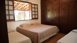 家庭独立别墅 | 特色装修、特色家居、办公桌、免费 WiFi