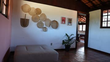 Casa família | Área de estar | TV de tela plana 50 polegadas com canais a cabo, TV