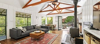 Caz-A-Verde ~ Beautiful Spot along well-known cycle route, hot tub, forest