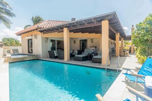 Piscina externa