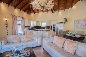 Smart TV, libri, impianto stereo