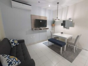 Smart TV - Walled City Boutique House with Lovely Rooftop! (Cartagena de Indias)