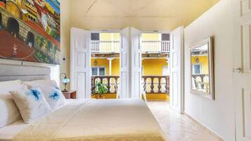 4 bedrooms, desk, iron/ironing board, free WiFi