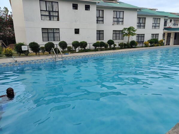 Piscine extérieure, piscine chauffée