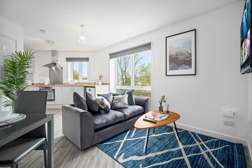 Luxury Two Bedroom Apartment - Parking - Smart TV