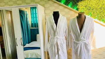 1 habitación, ropa de cama hipoalergénica, minibar y escritorio