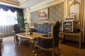 Interior - Xiaowang Kingdom Theme Hotel (Shiyan Railway Station North Square Beijing South Road Branch) (Shiyan)