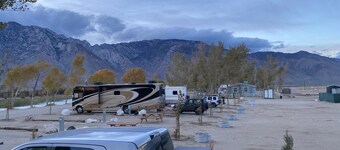 Near Mt. Whitney Lakeside RV site#14 Lake Olancha