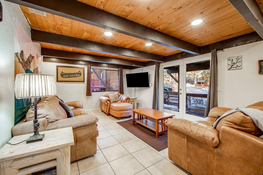 Centrally Located & Family Friendly Wonder Lodge 3bd/3bth Sleeps 10 - Big Bear, CA