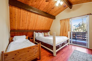 3 bedrooms, iron/ironing board, travel crib, free WiFi