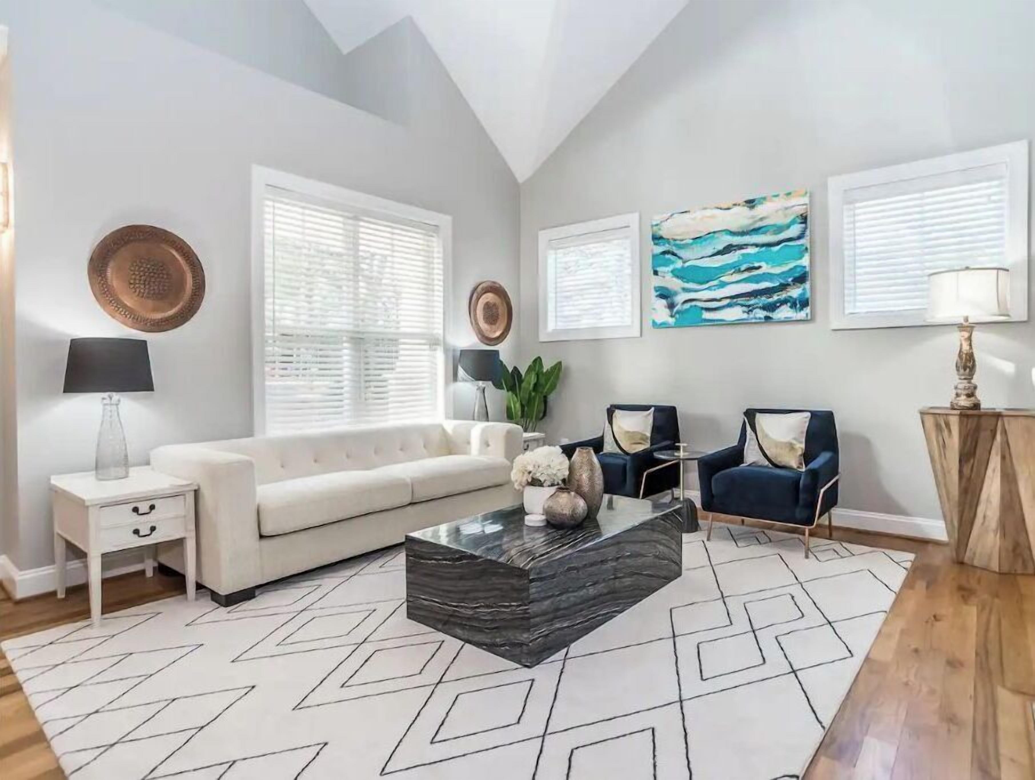 Smart TV, fireplace, computer monitors