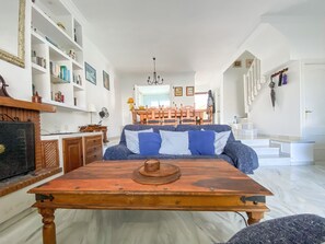 Televisie, tafelvoetbal en een tafeltennistafel