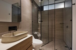 Shower, hair dryer, towels, soap - 2 bedroom, 300mb, balcony, luxury flat, wake 515! (Medellín)
