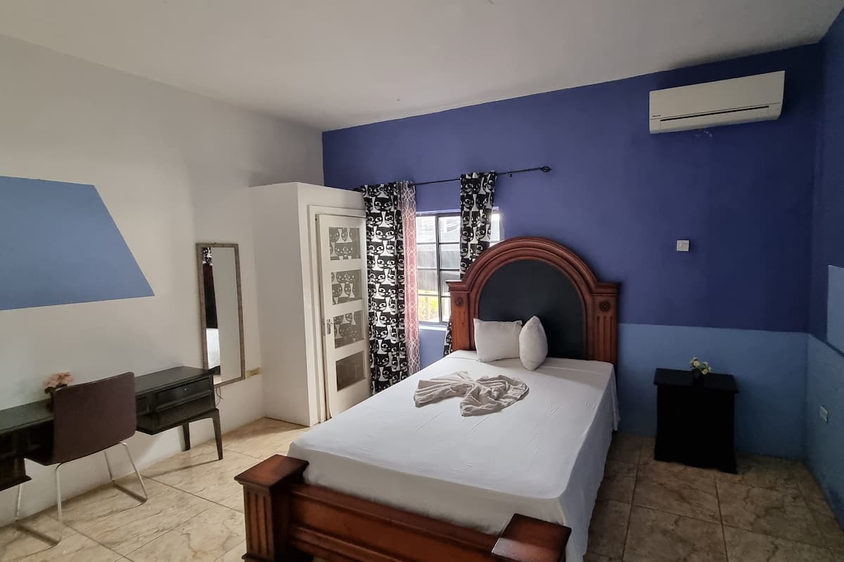 奢华公寓 | 客房内保险箱、笔记本电脑工作区、遮光窗帘、熨斗/熨衣板