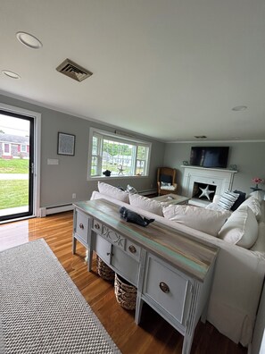 Smart TV, books - Classic Cape Cod Home with all of the upgrades & amenities! South Village Area! (Dennis)