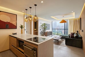 Interior - 2 beds, AC, 300mb, balcony, jacuzzi, wake 1416! (Medellín)