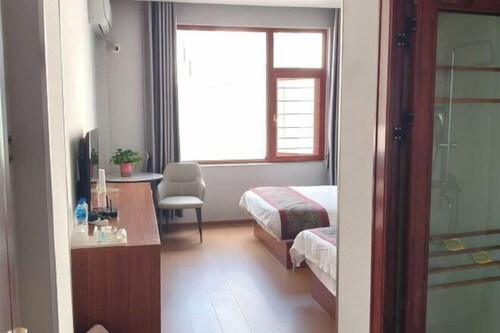 Mouding Minghuang Hotel