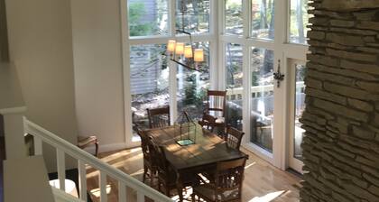 4 Bedroom 3 Bath Spacious House on Golf Course blocks from the Beach!