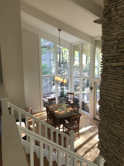 4 Bedroom 3 Bath Spacious House on Golf Course blocks from the Beach!