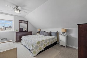 2 室のベッドルーム、デスク、WiFi、ベッドシーツ