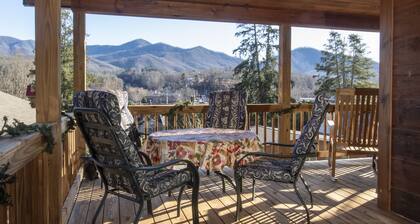 Tree House Suite at the Calhoun House Inn & Suites