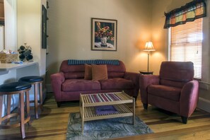 TV, fireplace, DVD player, books