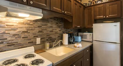 Orient Point Suite at the Calhoun House Inn & Suites
