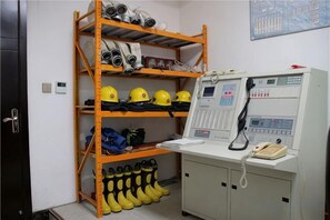 Gambar tidak terklasifikasi, 5 dari 215, tombol