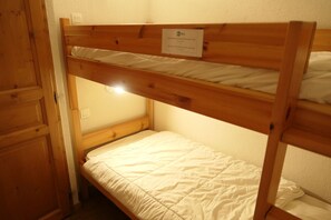 2 bedrooms