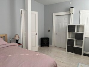 2 Schlafzimmer, Schreibtisch, Bügeleisen/Bügelbrett, kostenloses WLAN