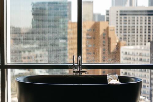 Suite (Harwood) | Salle de bain | Articles de toilette de luxe, sèche-cheveux, peignoirs, chaussons